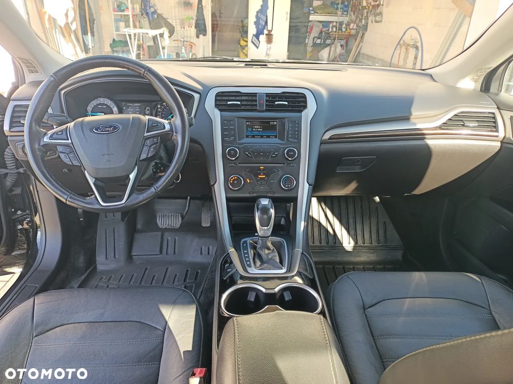 Ford Fusion 2.0 EcoBoost Titanium - 4