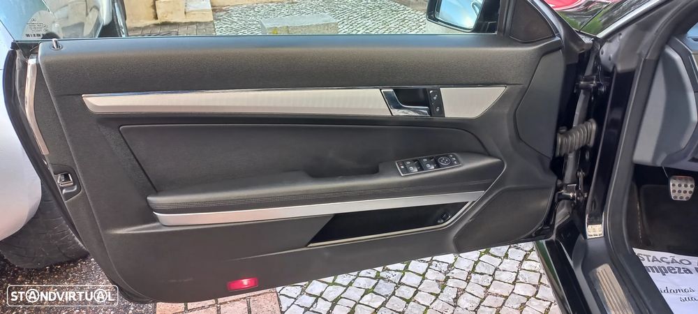 Mercedes-Benz E 220 CDi Avantgarde BlueEfficiency - 19