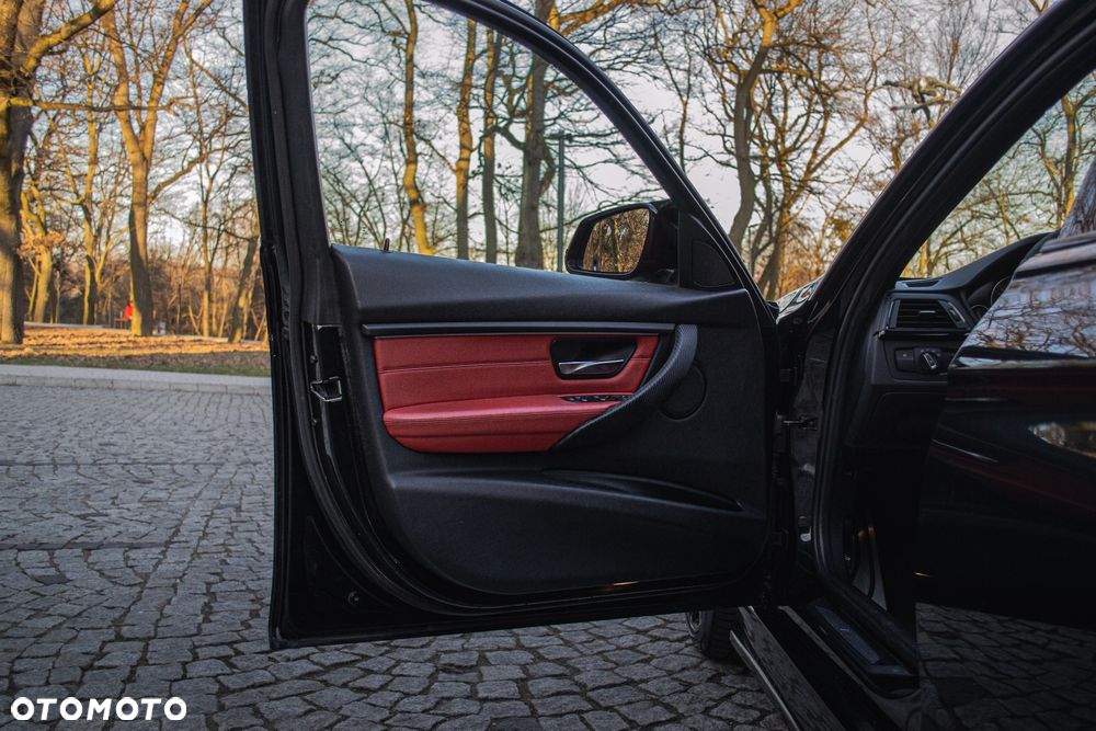 BMW Seria 3 335i xDrive Edition Sport - 21