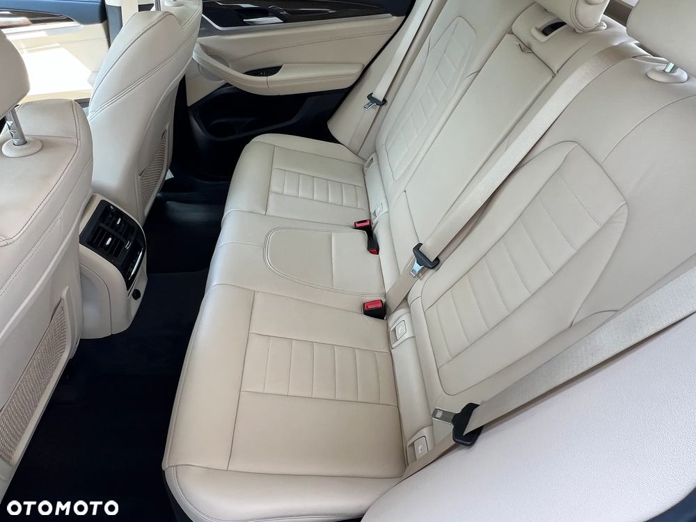 BMW X3 xDrive20d Luxury Line - 9