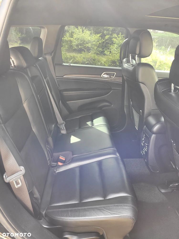 Jeep Grand Cherokee - 22