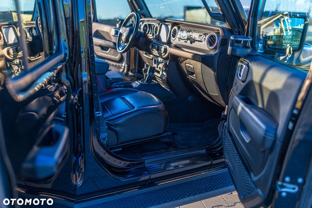 Jeep Wrangler 3.6 Unlim Sahara - 23