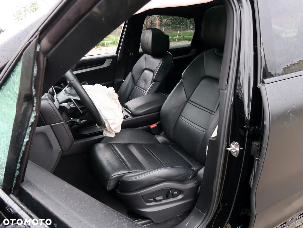Porsche Cayenne Black Edition - 23
