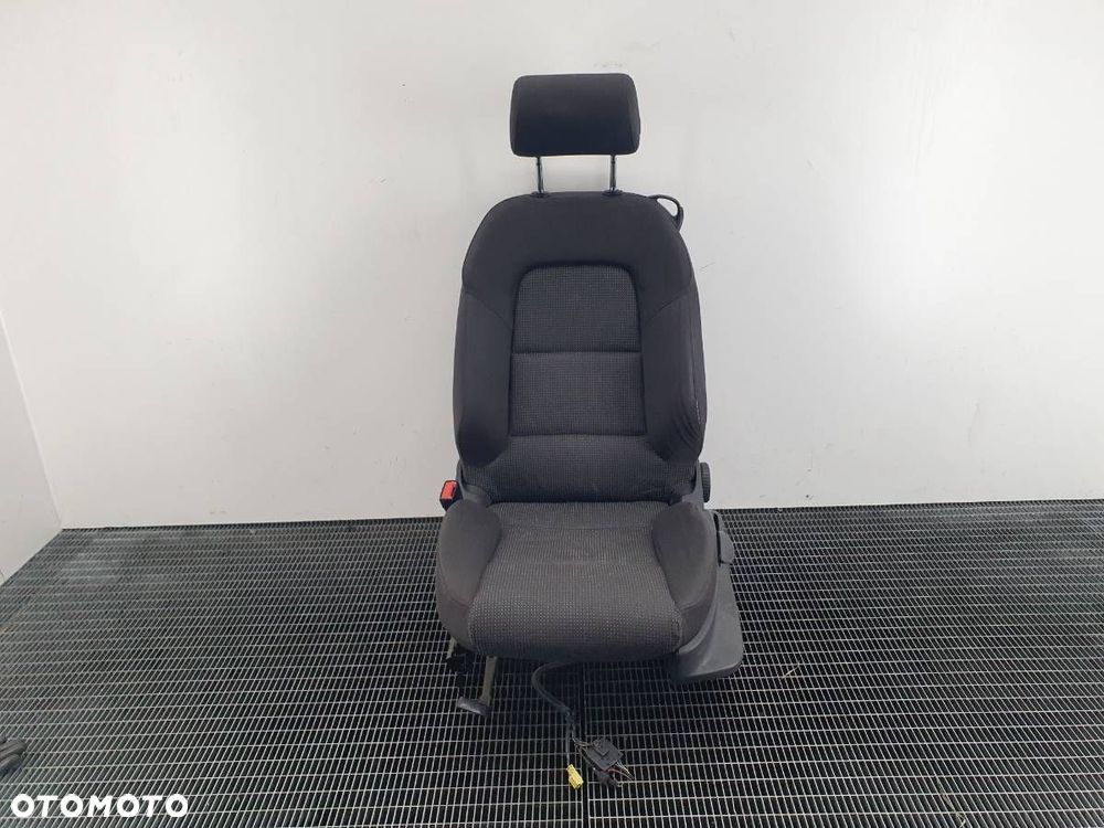 FOTEL LEWY PRZÓD KIEROWCY 3D AUDI A3 8P CZARNY MATERIAŁ - 1