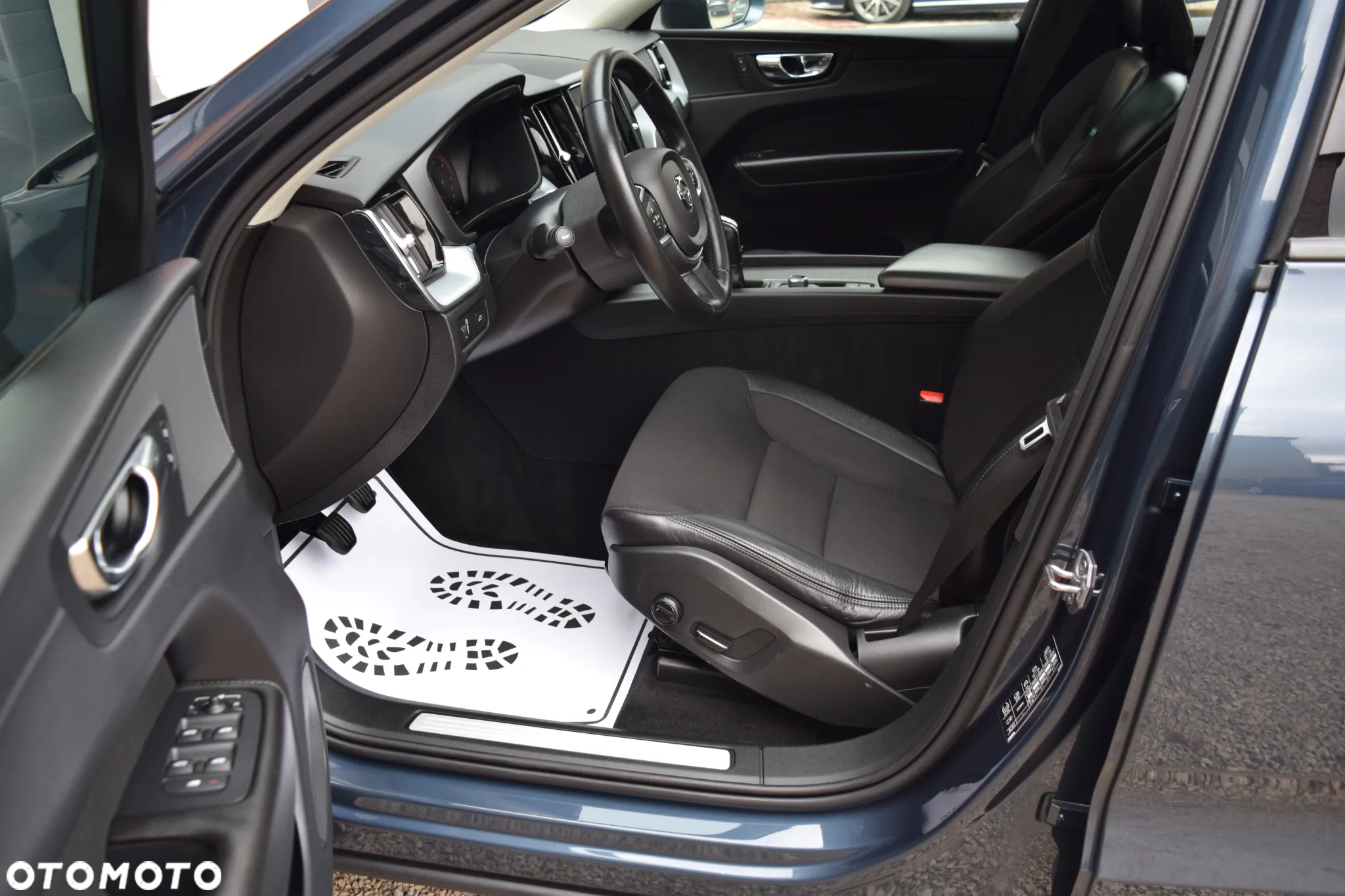 Volvo XC 60 D3 Momentum Pro - 18