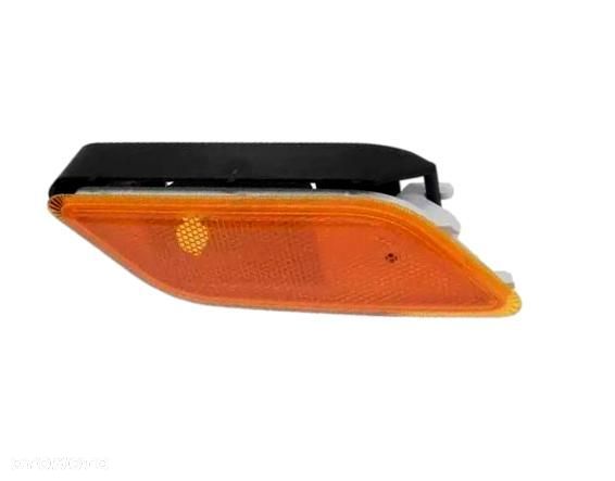 MERCEDES E-KLASA Coupe W207 Lampa boczna kierunkowskazu prawa OE - 1