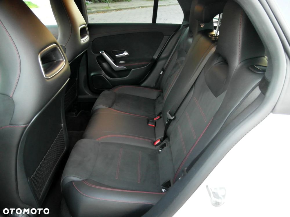 Mercedes-Benz CLA 220 d AMG Line 8G-DCT - 21