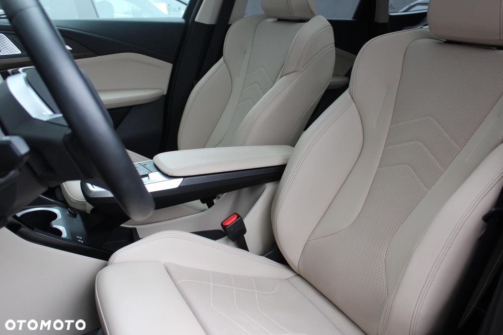 BMW X1 sDrive18i xLine - 8