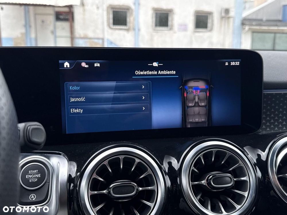 Mercedes-Benz GLB - 12