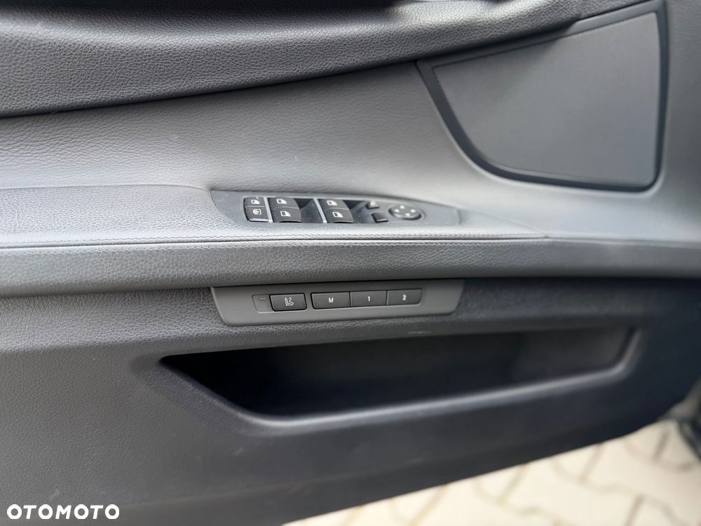 BMW Seria 7 750i - 15