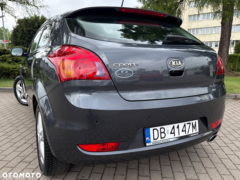 Kia Ceed 1.4 CVVT Dream Team Edition - 31