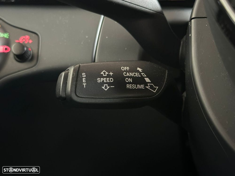 Audi A4 Avant 2.0 TDI Business Line S-line - 16