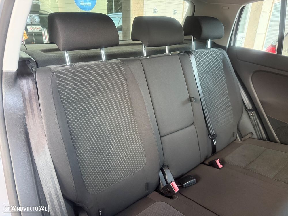VW Golf Plus 1.6 TDi Highline - 51