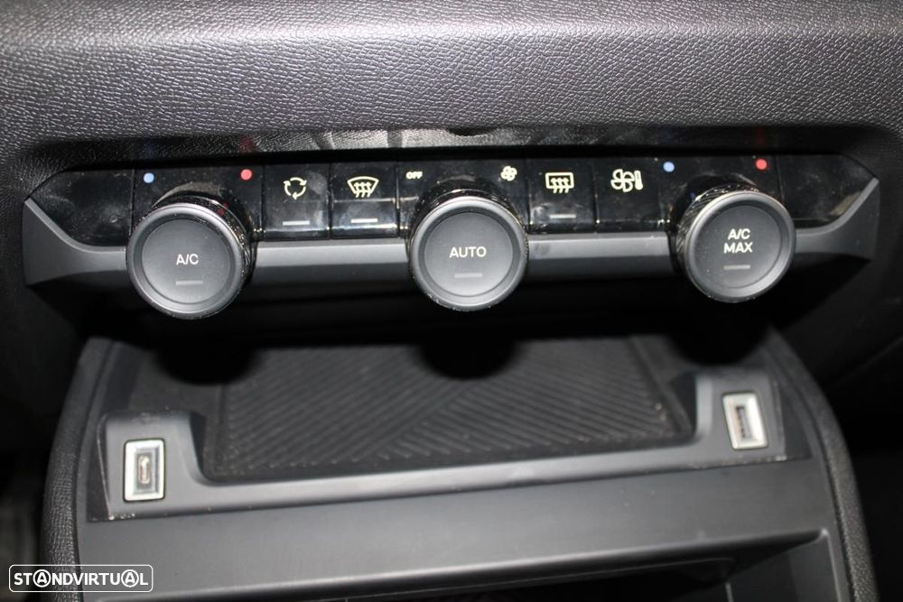 Citroën e-C4 X 54 kWh Autonomia Alargada Plus - 19
