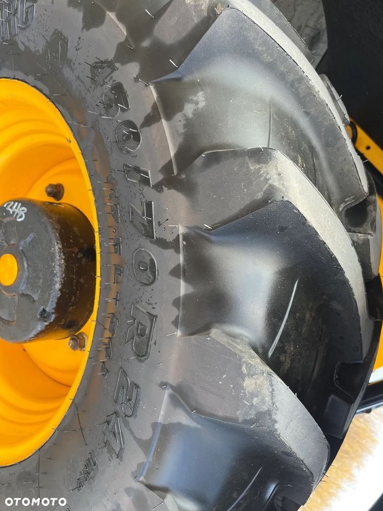 JCB 526-56 Agri Super - 12