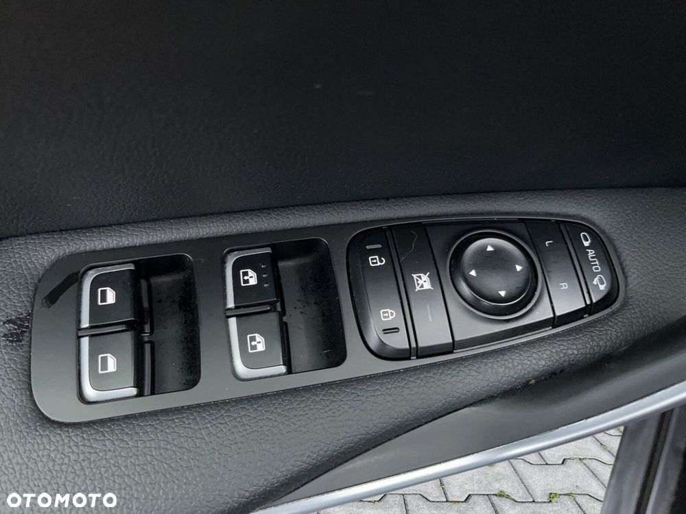 Kia Stinger 2.0 T-GDI L - 10