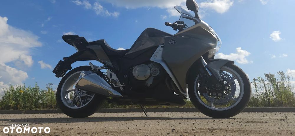 Honda VFR - 7