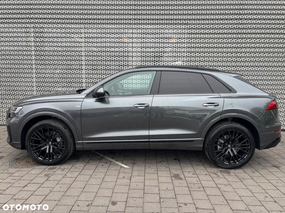 Audi Q8 - 10