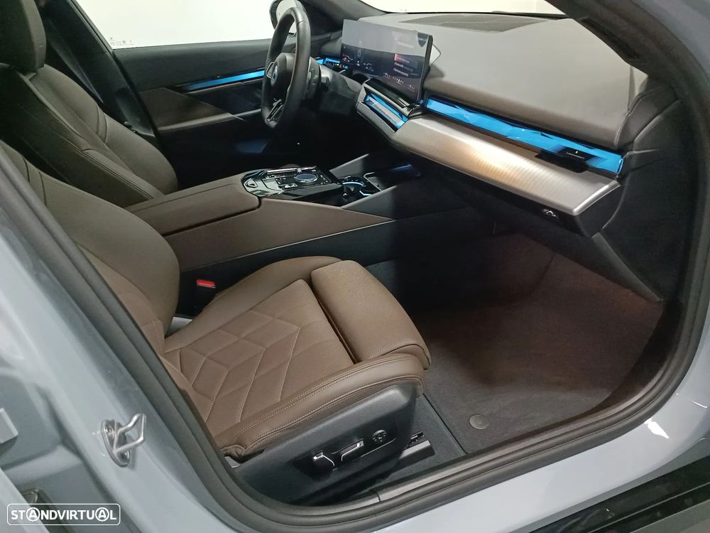 BMW 530 e xDrive Pack Desportivo M Pro - 23