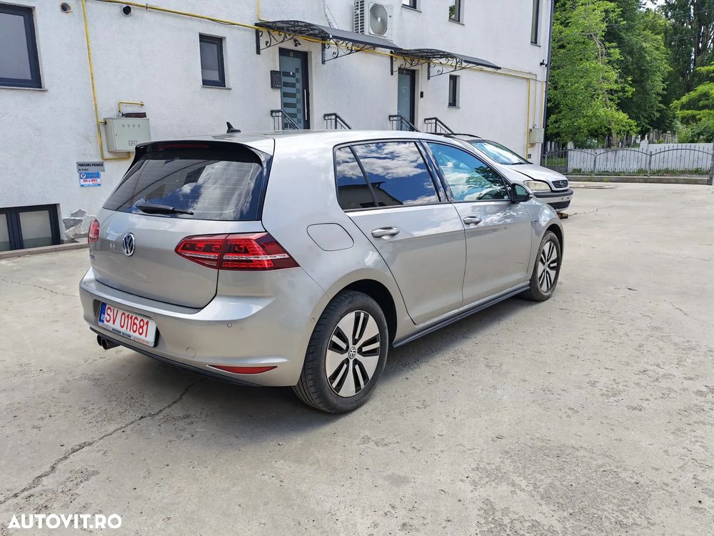 Volkswagen Golf - 3