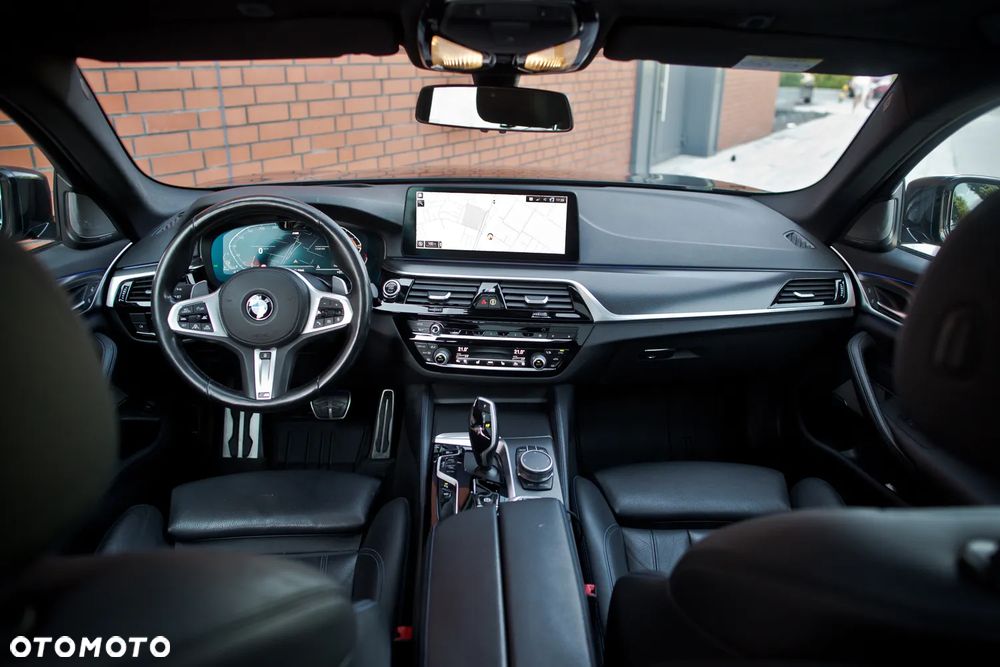 BMW Seria 5 520d M Sport Edition - 11