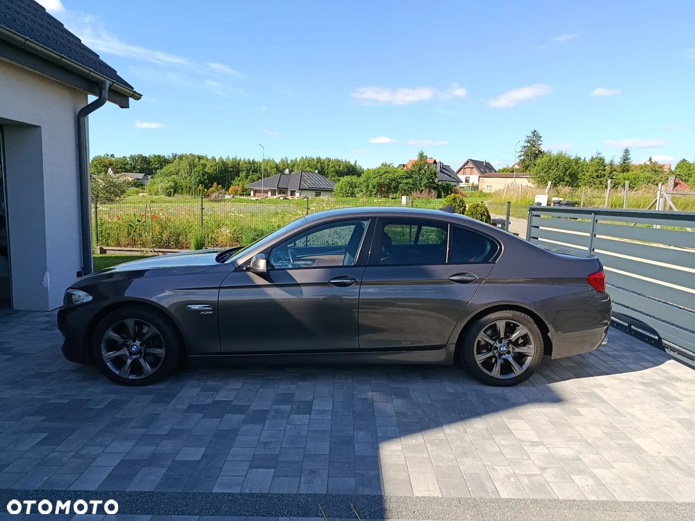 BMW Seria 5 525d xDrive - 5