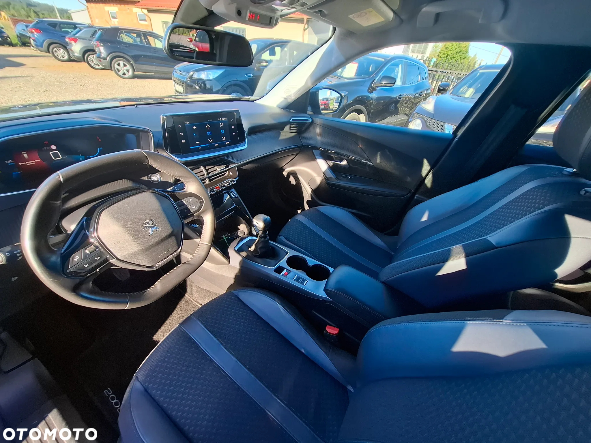 Peugeot 2008 PureTech 130 Allure - 12