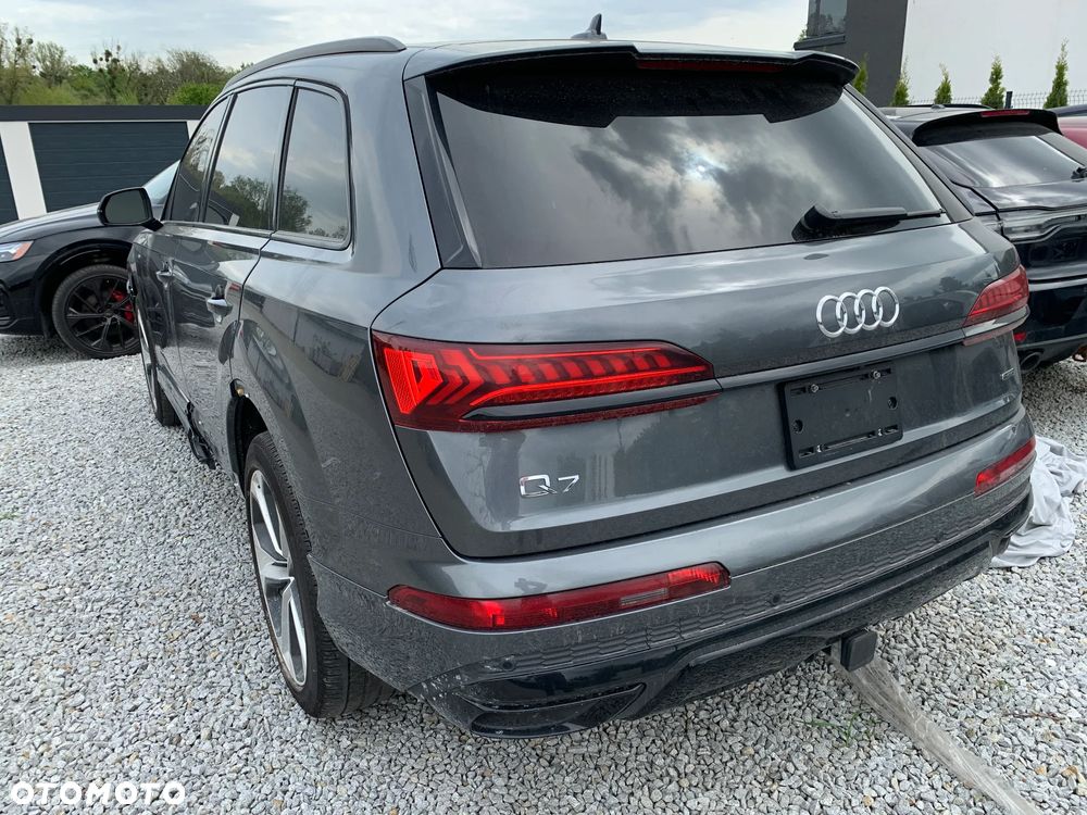 Audi Q7 - 7