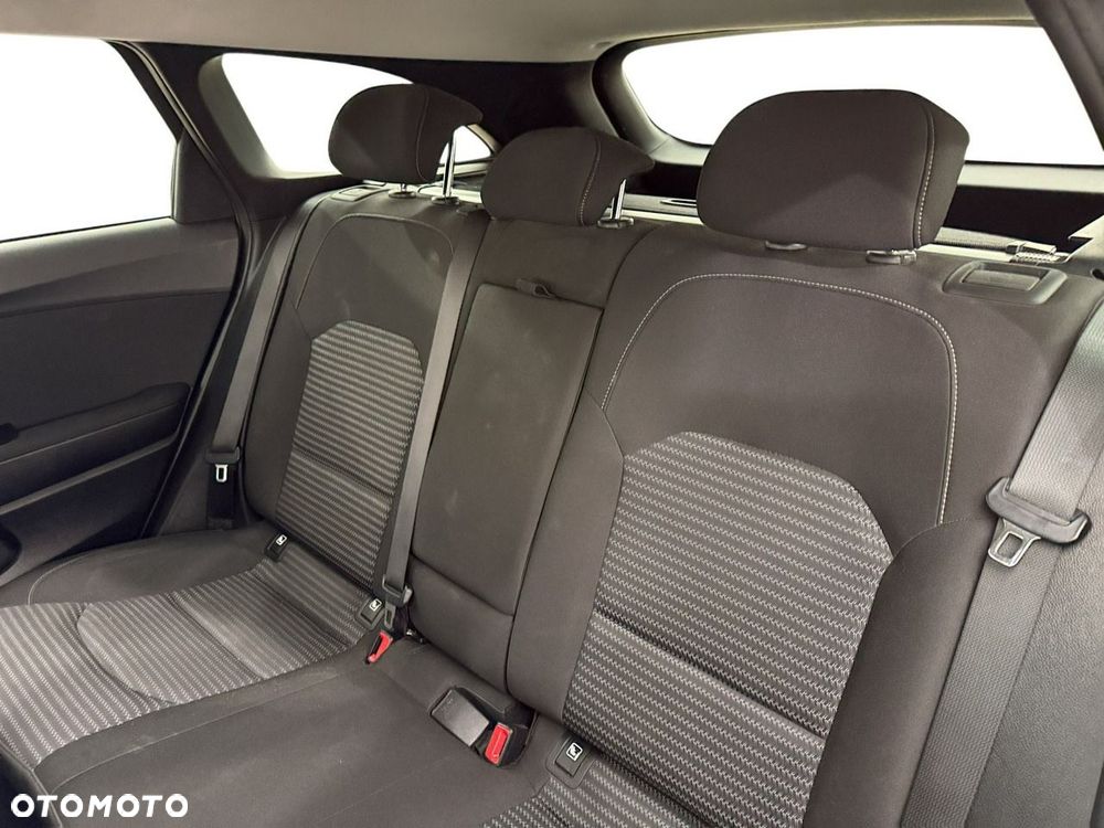 Kia Ceed - 13