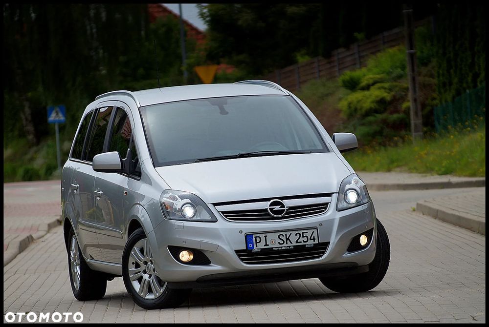 Opel Zafira 1.8 Elegance - 1