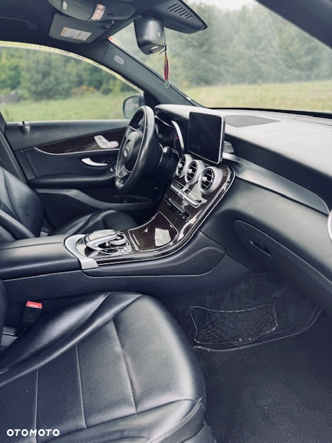 Mercedes-Benz GLC - 21
