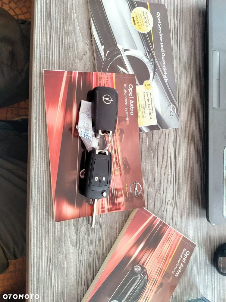 Opel Astra - 32