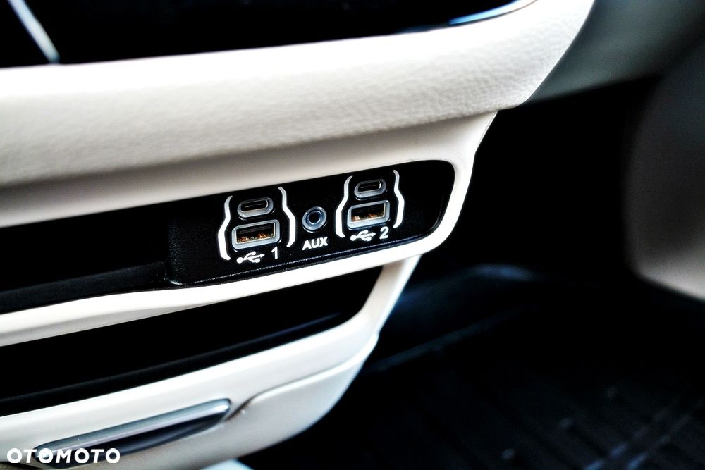 Chrysler Pacifica - 24