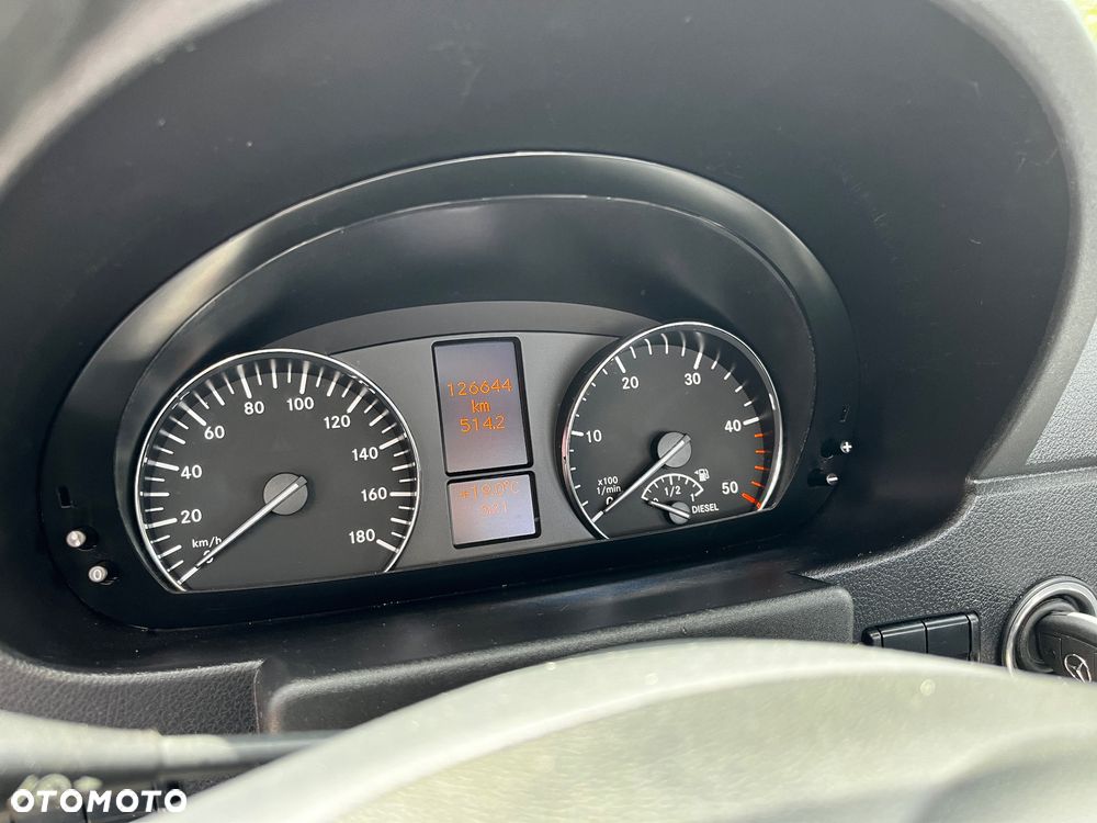 Mercedes-Benz Sprinter - 9
