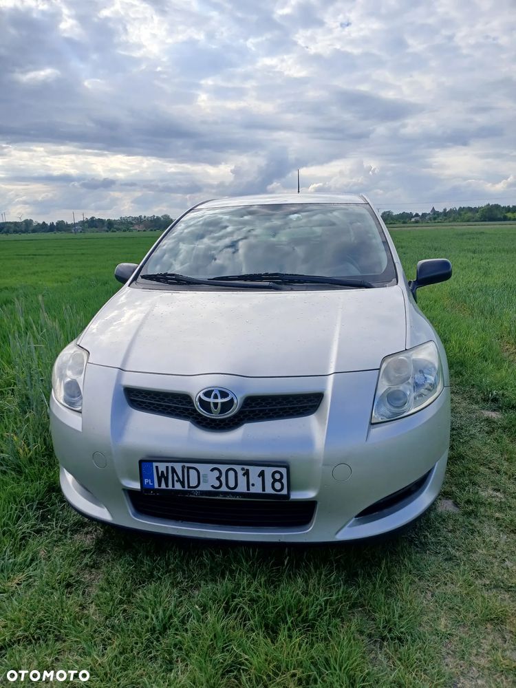 Toyota Auris 1.4 D-4D Terra - 1