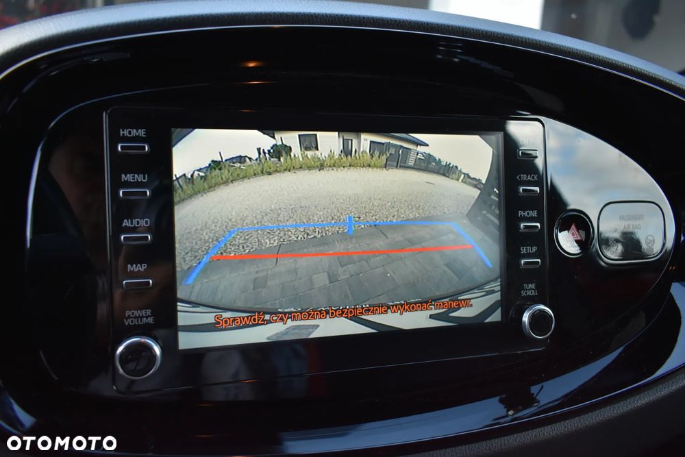 Toyota Aygo x.shift x-play connect - 19