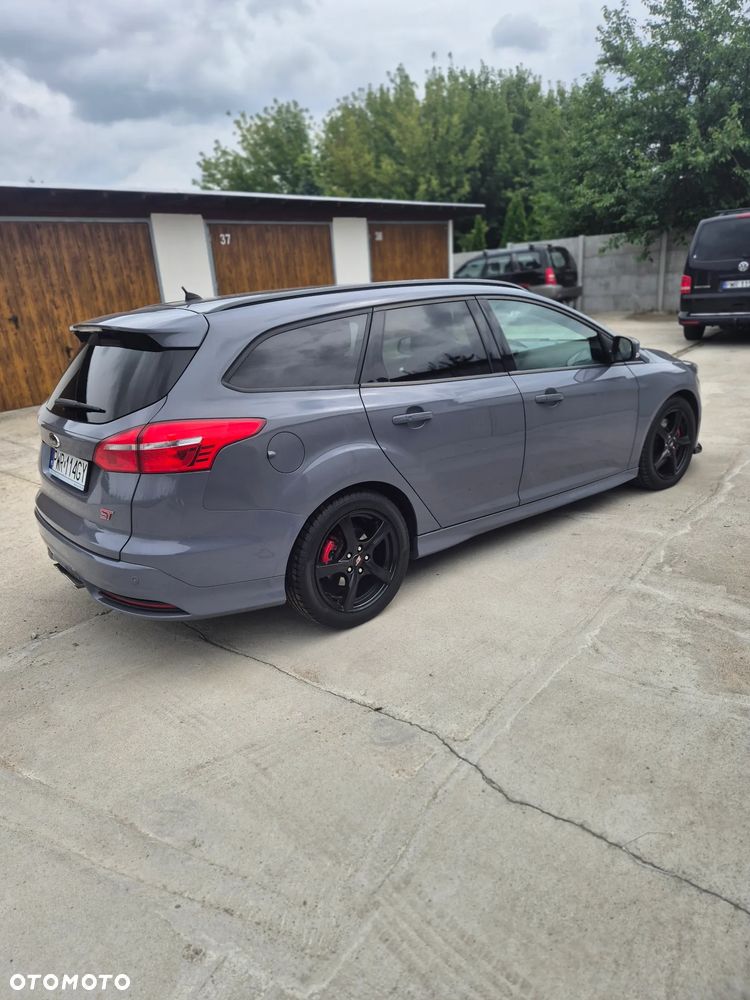 Ford Focus - 11
