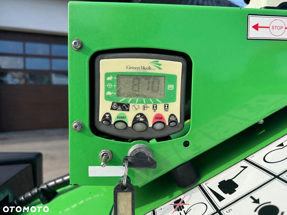 Rębak Rozdrabniarka do gałęzi GreenMech Arbtrak 150-35 Układ Gąsienicowy 2015 Rok - 16