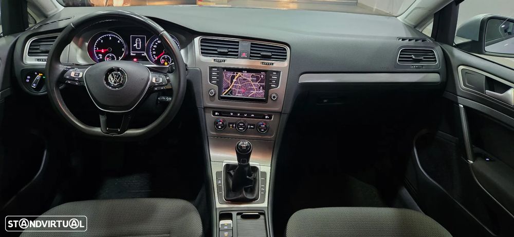 VW Golf 1.6 TDi BlueMotion Trendline - 6