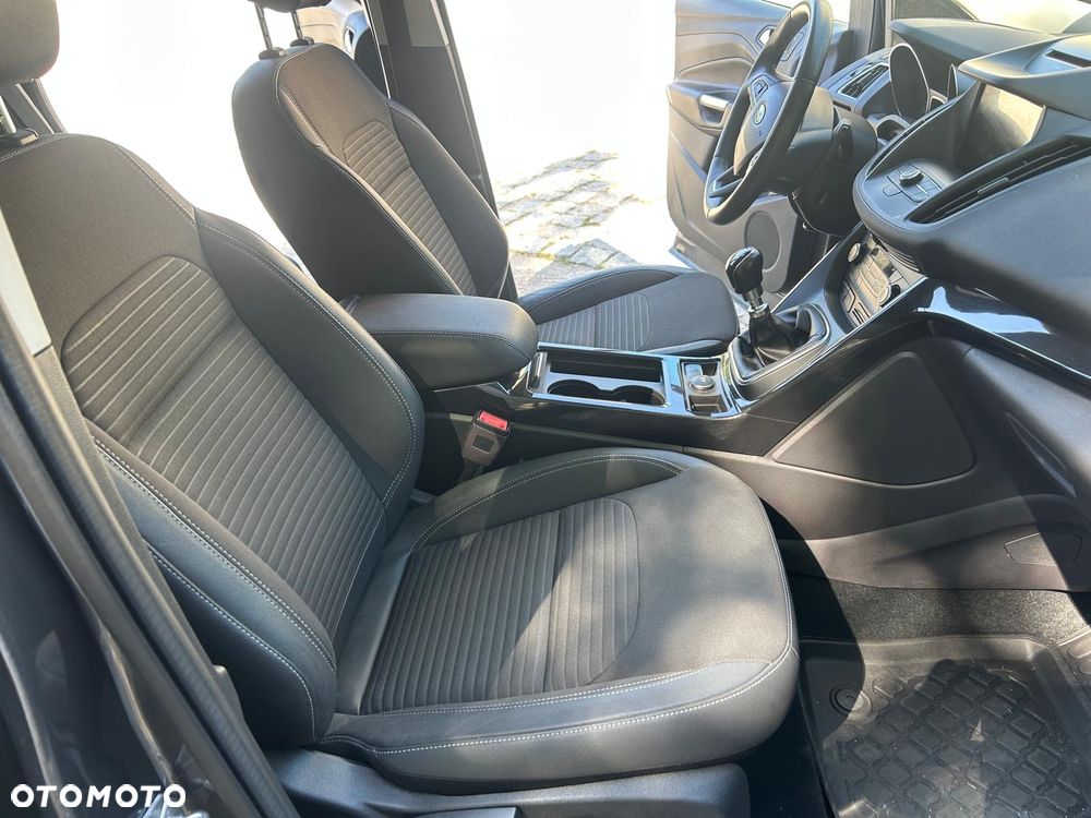 Ford Kuga 2.0 TDCi AWD Titanium - 12