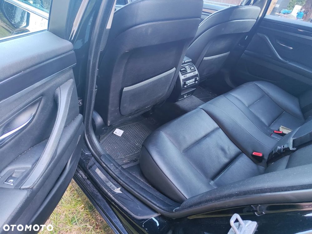 BMW Seria 5 530d xDrive - 6