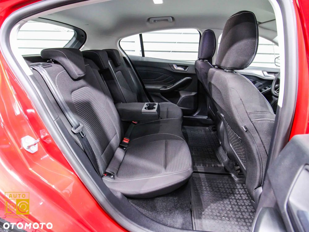 Ford Focus 1.0 EcoBoost Titanium - 11
