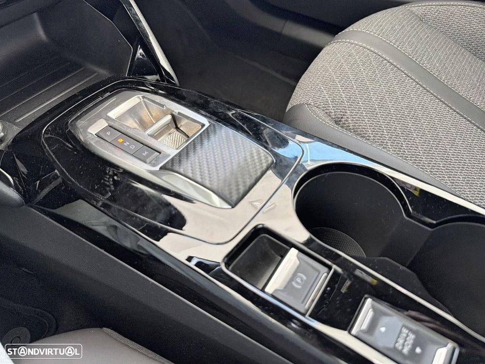 Peugeot 2008 1.2 Hybrid Allure e-DCS6 - 20