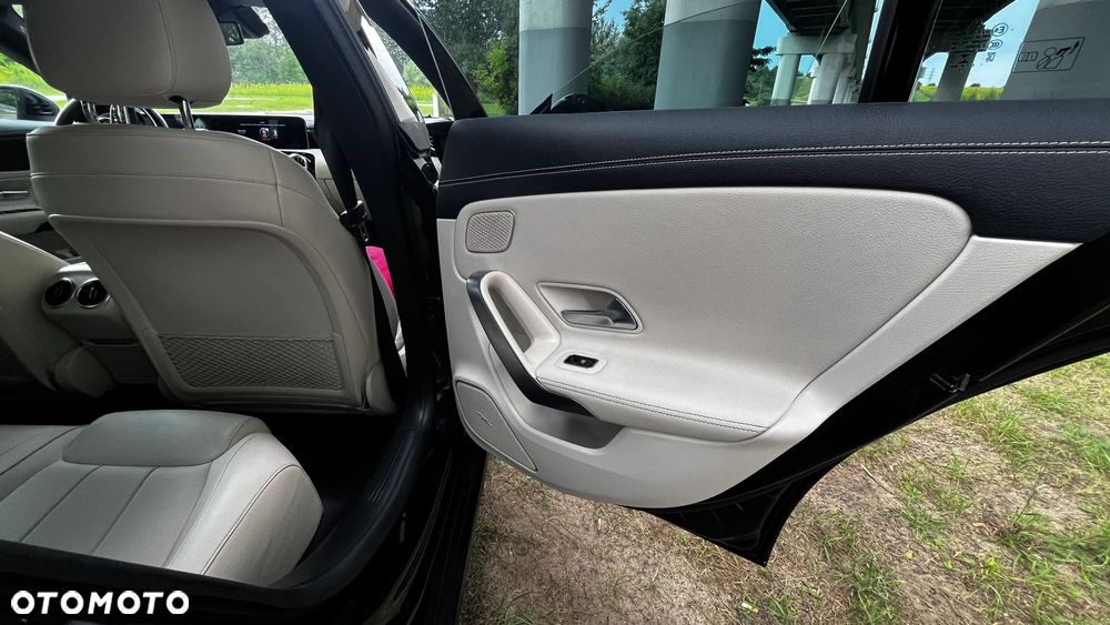 Mercedes-Benz CLA 220 d 8G-DCT - 12
