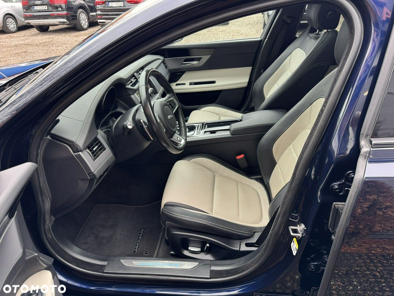 Jaguar XF 2.0 i4D AWD R-Sport - 10