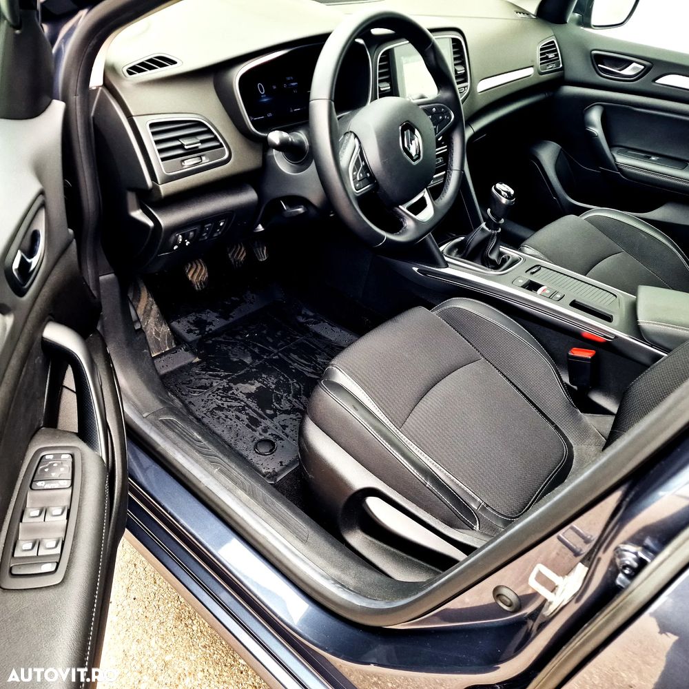 Renault Megane TCe 140 GPF Techno - 10