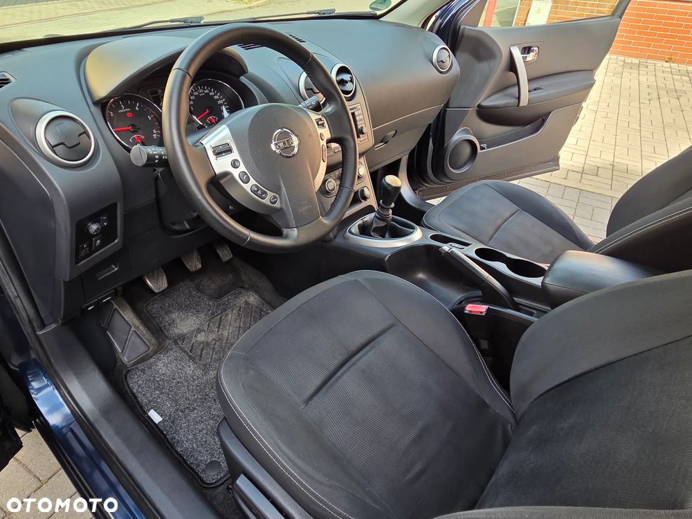 Nissan Qashqai 2.0 dCi DPF lounge - 30