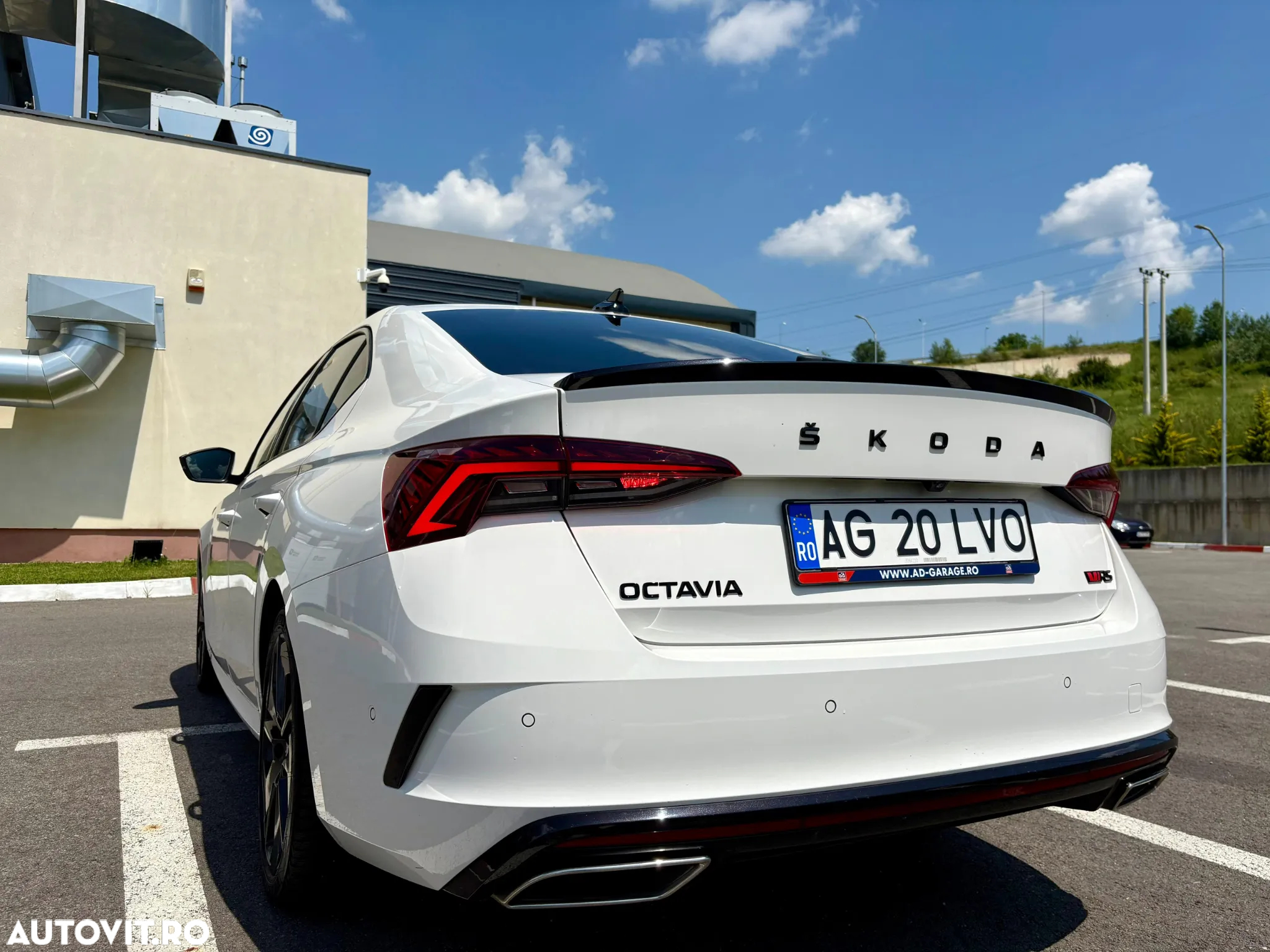 Skoda Octavia 2.0 TDI DSG RS - 10