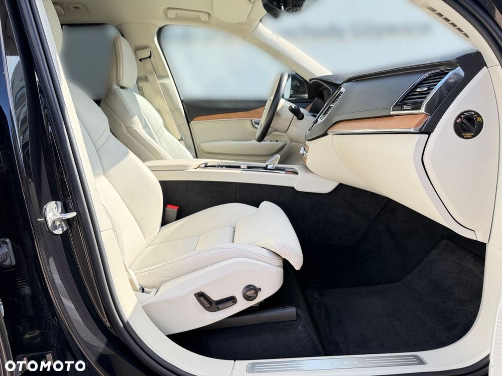 Volvo XC 90 - 25