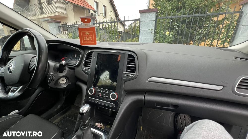 Renault Megane TCE 140 GPF Zen - 6